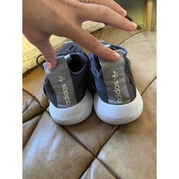 Adidas runing shoe 6 - Picture 3 of 10